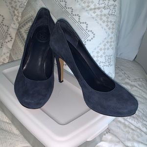 Jessica Simpson heels